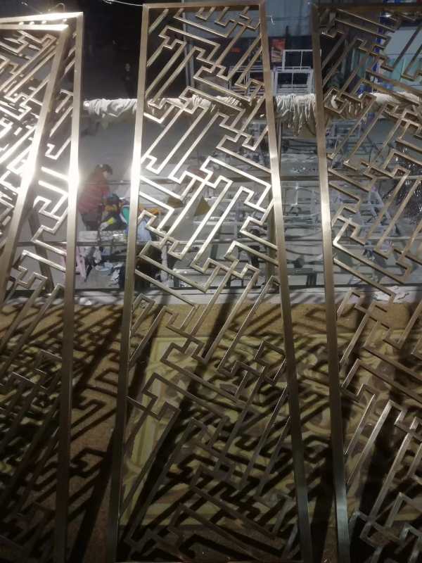 不銹鋼藝術(shù)裝飾